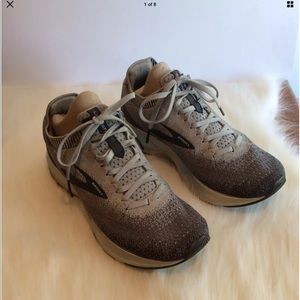 Brooks Levitate 2 Women’s Running Shoe 9.5